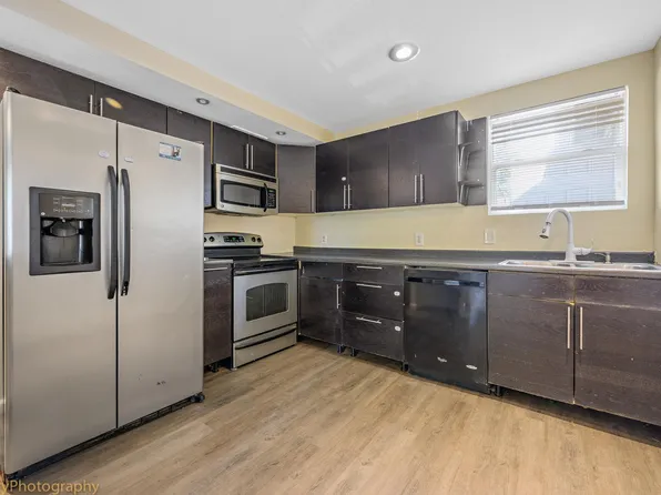 1327 SE 182nd Ave Unit B, Portland, OR 97233