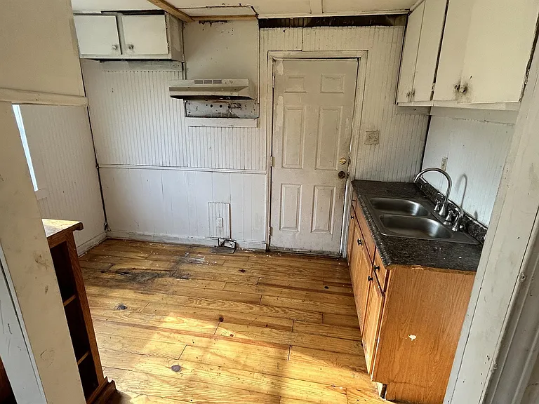 5741 Henagen Ave — Photo 2