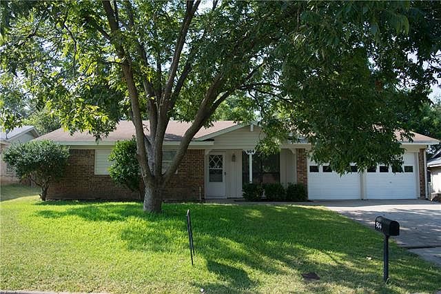 1st image of 904 Moorhead Ct