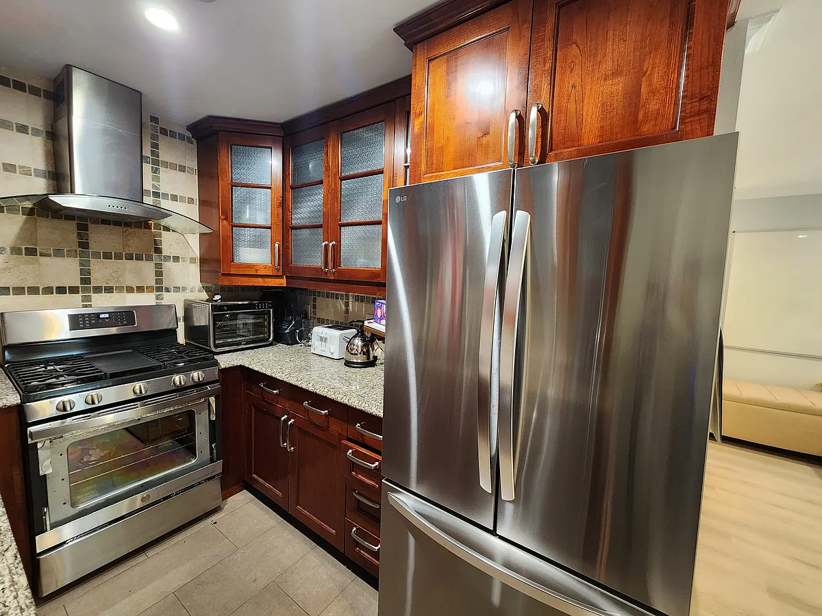 Building Photo - 3220 Altura Ave #122