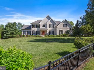 2063 White Horse Rd, Berwyn, PA 19312