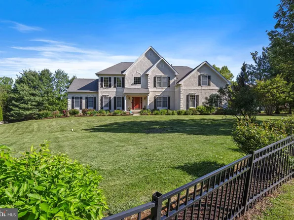 2063 White Horse Rd, Berwyn, PA 19312