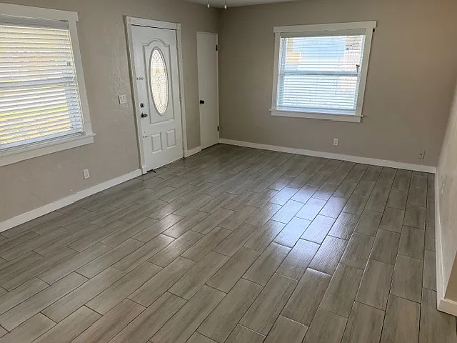 3 bed, 1300 sqft, $2,650 — Photo 4