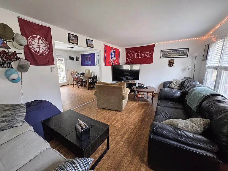 213 Grantwood Dr — Photo 3