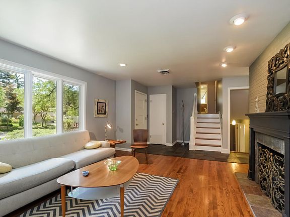 5th image of 2605 Beechwood Dr SE
