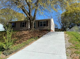 10027 Woody Ridge Rd, Charlotte, NC 28273