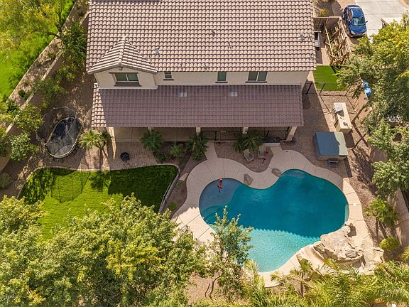 3rd image of 2498 E Sourwood Ct
