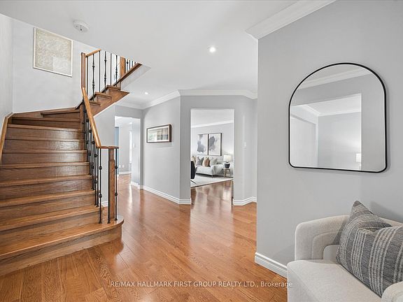 3rd image of 77 Willowbrook Dr