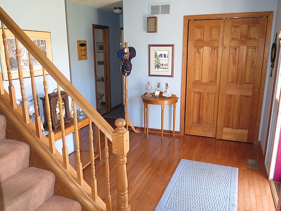 4th image of 58 Deertrack Ln
