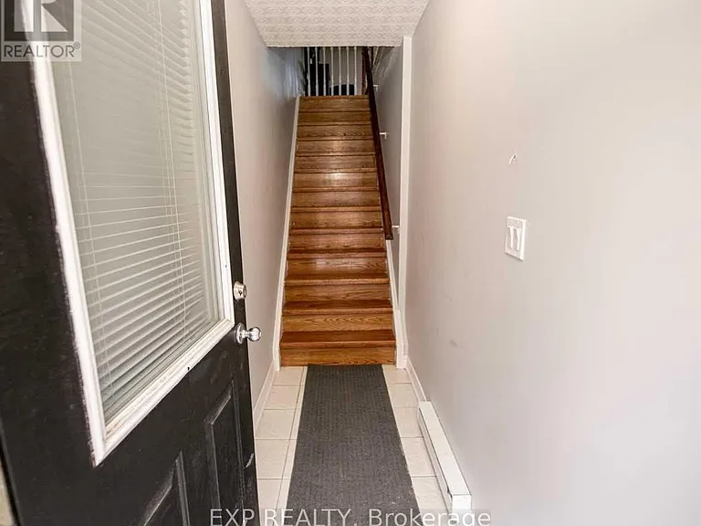 901 Kennedy Rd #8 — Photo 3