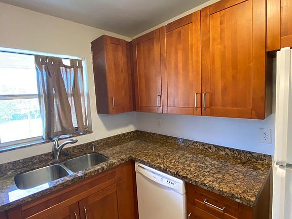 3rd image of 2519-2521 Pierce St #2521-06