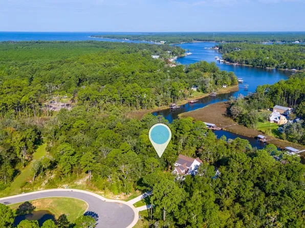 14 Redfish Point Dr, Freeport, FL 32439