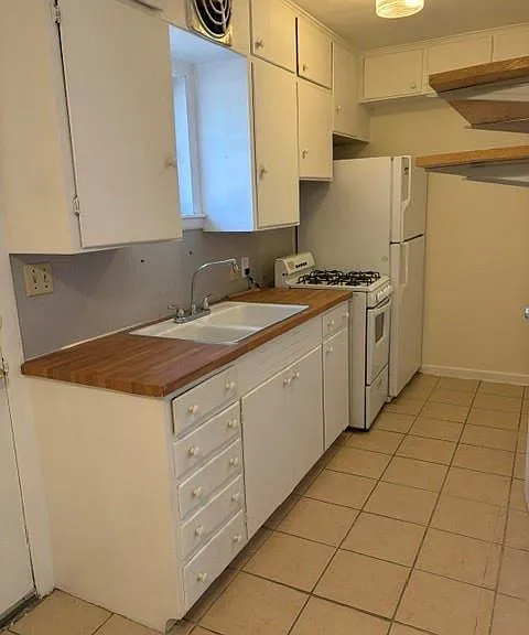 3202 Grooms St #F — Photo 3