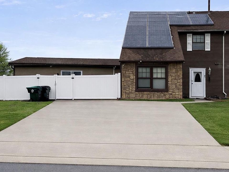 1st image of 87 Hampton Gate Dr