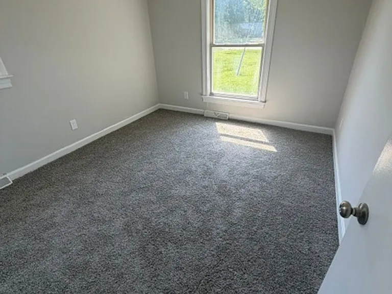 2146 Crescent Dr — Photo 6