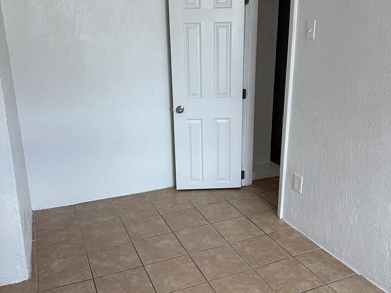 23 S Hollywood Ave #7 — Photo 8