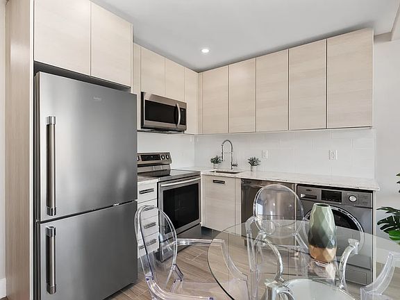 4th image of 232 E 18th St #5B