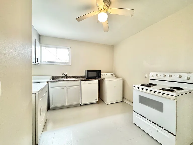 701 S Chapman St #7 — Photo 6