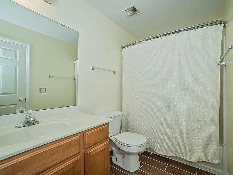 2532 Riverside Dr — Photo 16