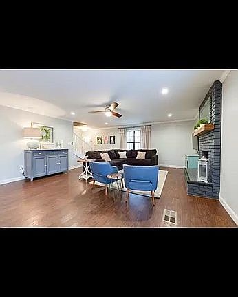 3rd image of 42 Leaf Ln