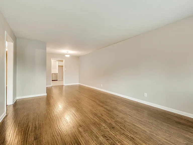 2536 Maverick Ave — Photo 8