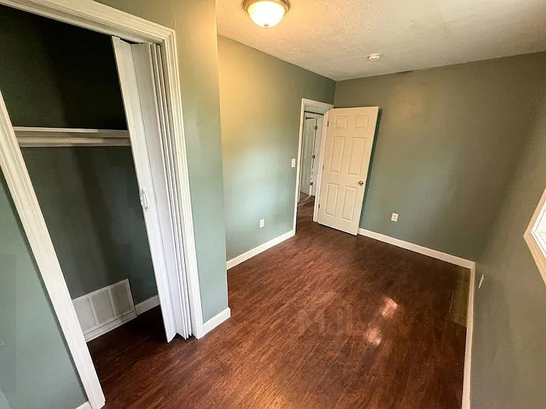 704 N Willow Ave — Photo 13