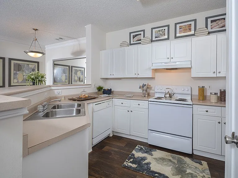 Walden Brook Apartments — Photo 27