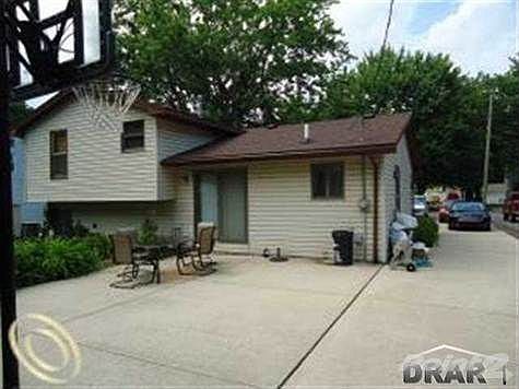 3rd image of 20817 Newman Dr