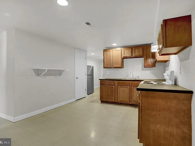 421 Elrino St #B — Photo 4