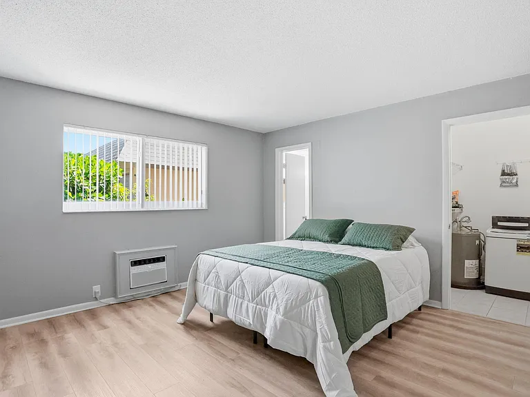 1204 S Lake Dr E #3 — Photo 9