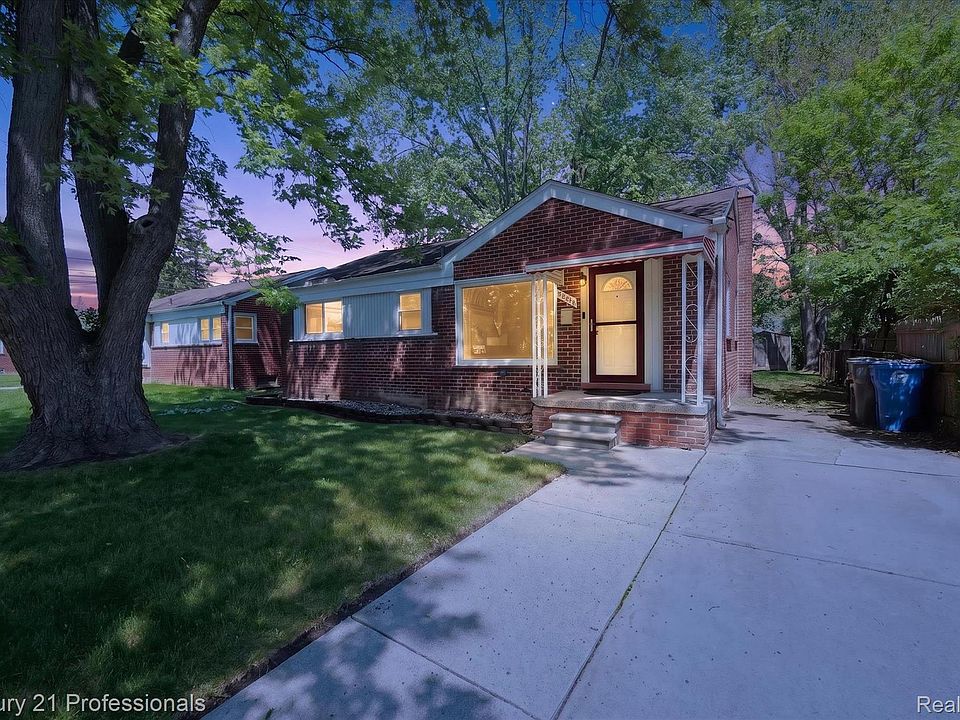 1st image of 28688 Emerson St