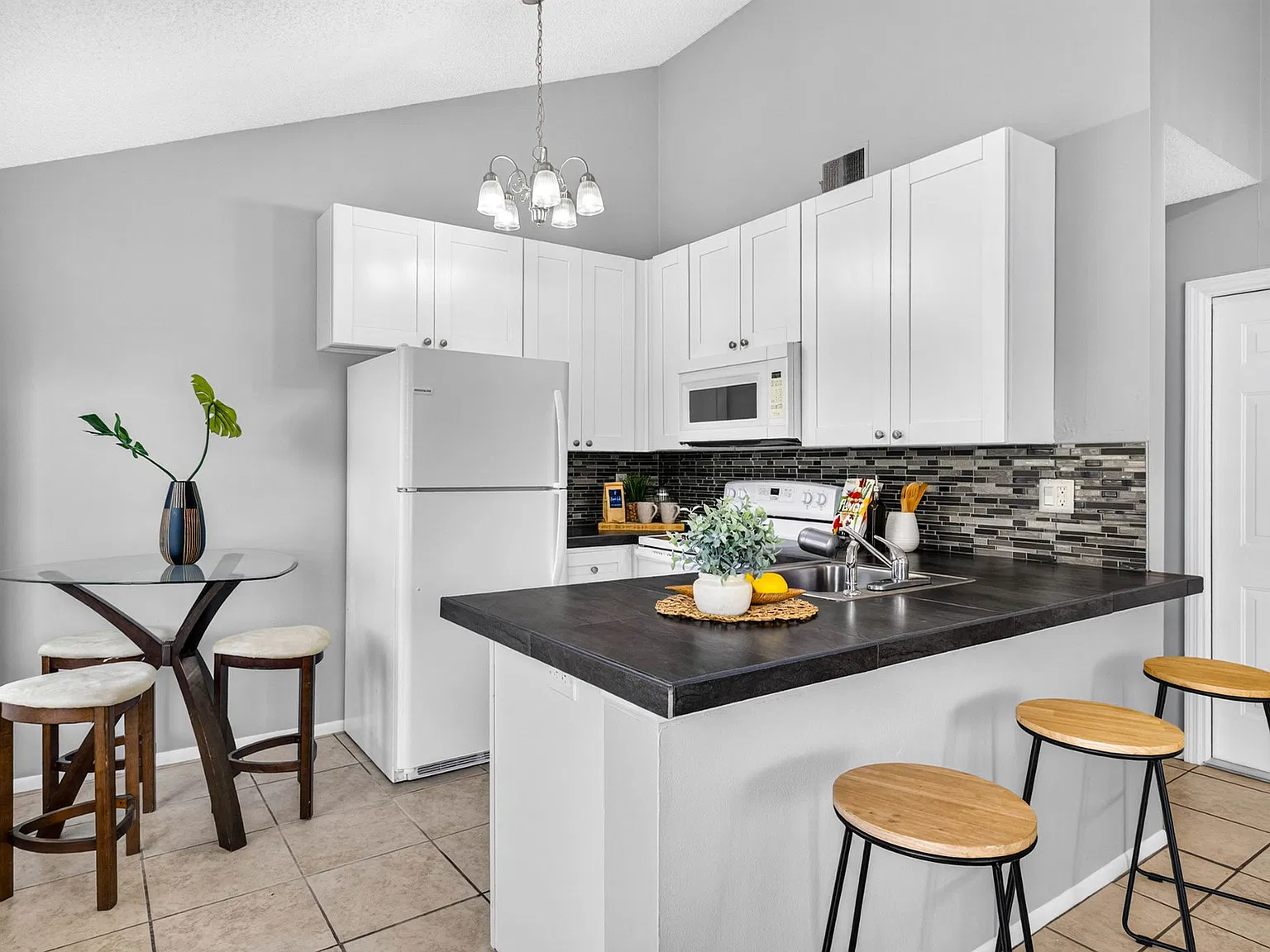 2 bed, 797 sqft, $2,000 — Photo 4