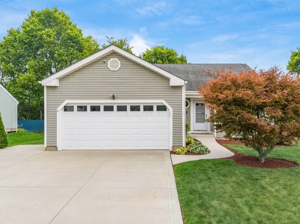 128 Windward Dr, Pataskala, OH 43062
