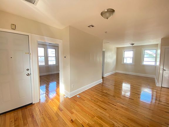 3rd image of 202 Weequahic Ave #3