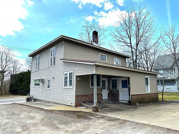 4th image of 76 W Grand Street