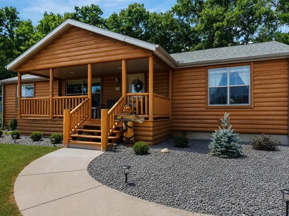 309 Oakbrook Dr, Wisconsin Dells, WI 53965
