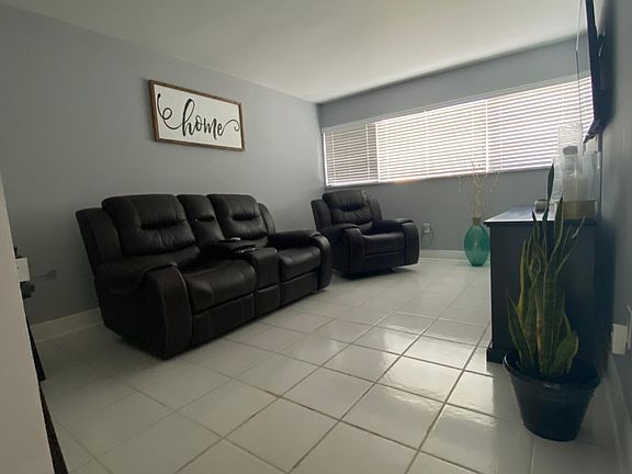 2nd image of 14253 Kendale Lakes Cir