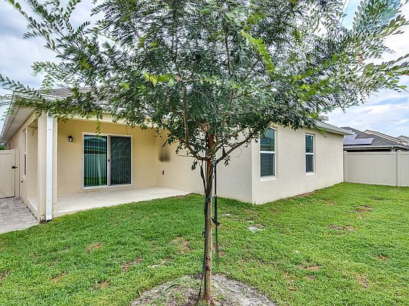 2nd image of 585 Seven Oaks Blvd
