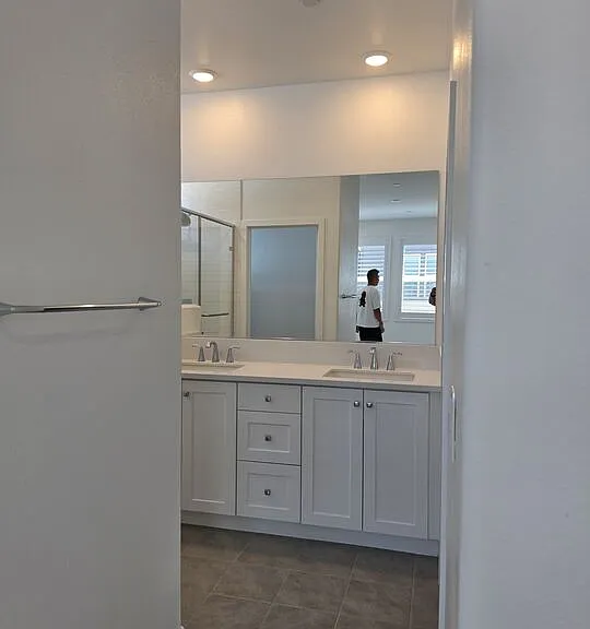 426 Lobata — Photo 17