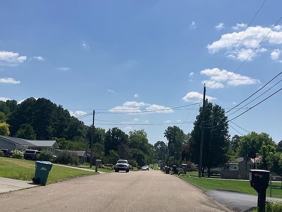 5th image of 4413 Woodvale Dr