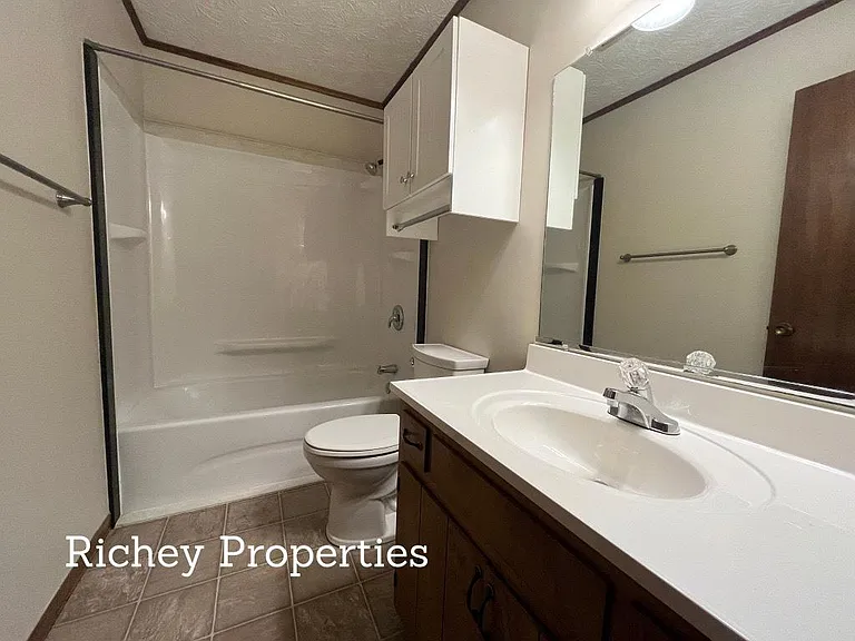 109 Goldenview Ln — Photo 11