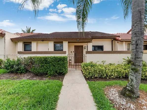 17361 NW 66th Ct, Hialeah, FL 33015