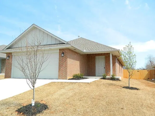 206 Saint Charles Way, Midwest City, OK 73130