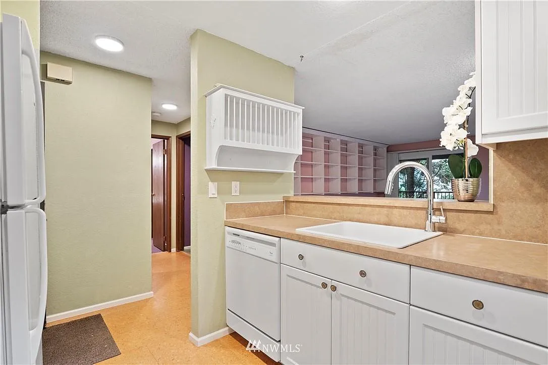 1 bed, 732 sqft, $1,950 — Photo 1