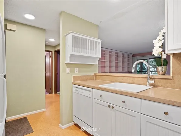 14525 NE 30th Pl, Bellevue, WA