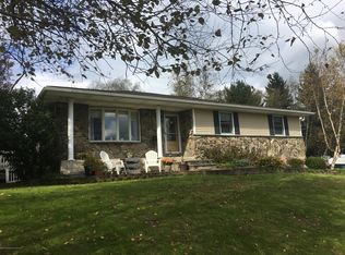 2005 Terra Dr, Clarks Summit, PA 18411