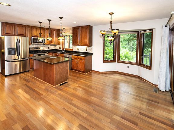 2nd image of 19065 Hiview DRIVE #2