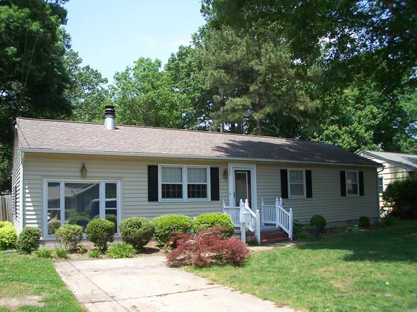 227 Bruton Ave, Newport News, VA 23601