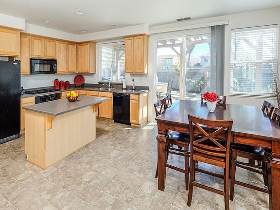 2nd image of 17 Stony Hill Pl