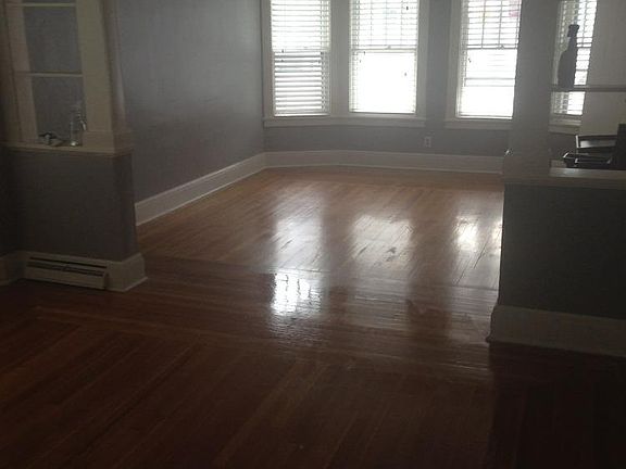 5th image of 437 Taylor Ct